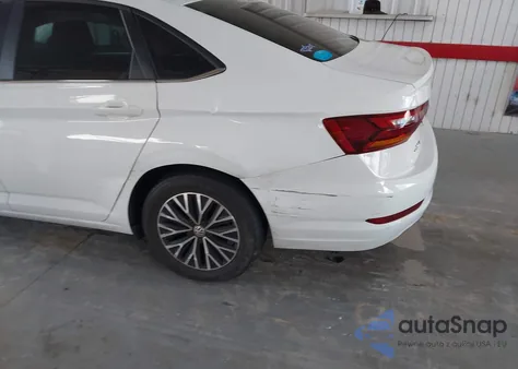 2019 Volkswagen Jetta 1.4T R-Line/1.4T S/1.4T Se z USA, uszkodzony, nr VIN 3VWC57BU0KM056895